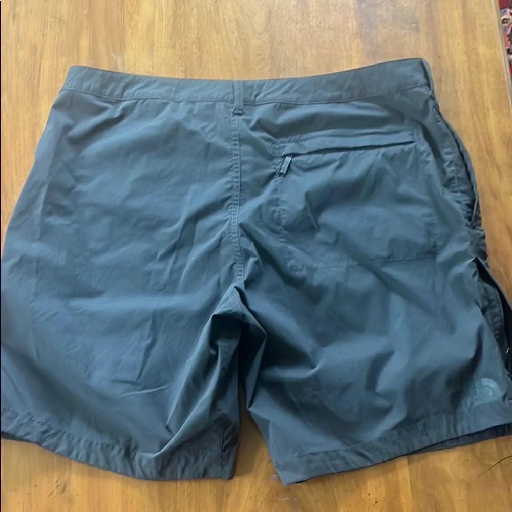 Mens North Face Black Flat Front Shorts Lightweight Design